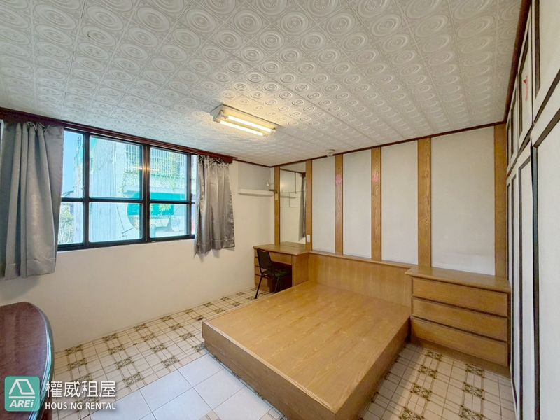 文華國小 | 鳳山翻新透天 | 7房4衛 |可租補可寵