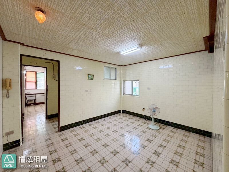 文華國小 | 鳳山翻新透天 | 7房4衛 |可租補可寵