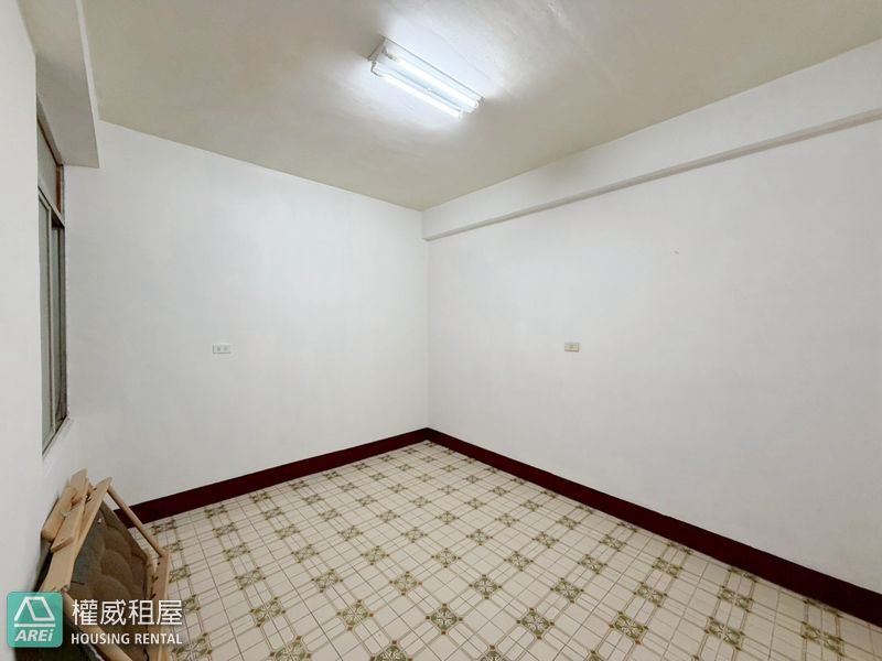 文華國小 | 鳳山翻新透天 | 7房4衛 |可租補可寵