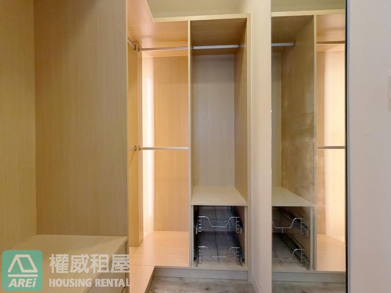 亞灣區三多商圈｜iHOME質感1大房