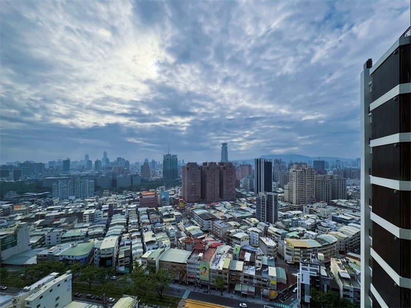 🚋高科大輕軌旁｜和築豐光無敵景觀高樓層｜全新採光2房2衛｜可租補