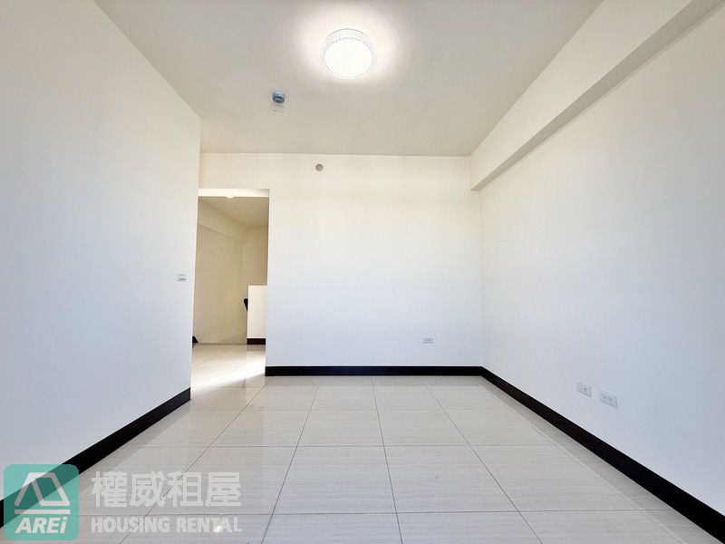 仁武皇家美墅精品四層雙車墅傢俱全