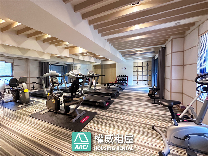 星海灣 ｜近 R8 三多商圈｜美式工業風・指標豪宅｜高樓三房