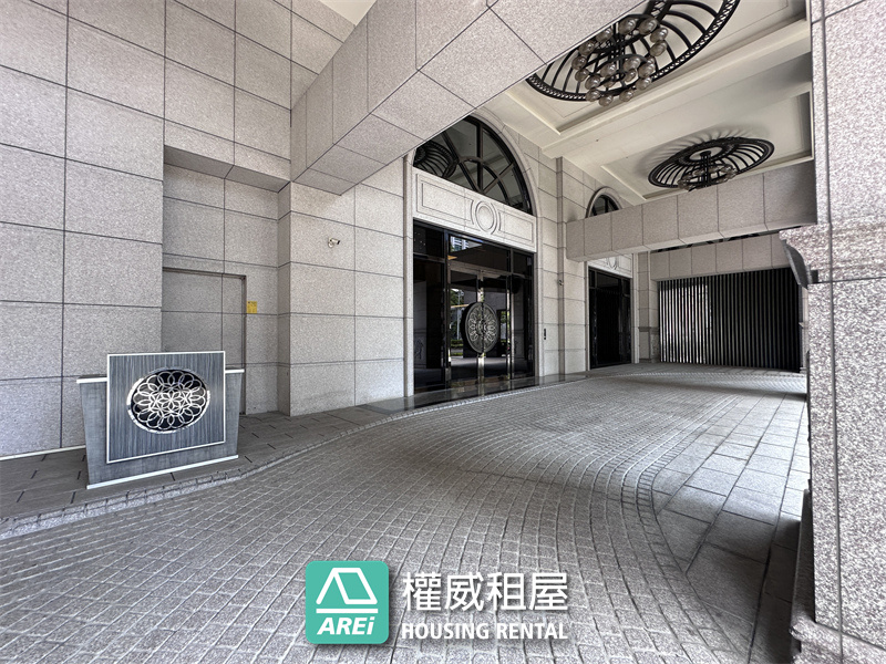 星海灣 ｜近 R8 三多商圈｜美式工業風・指標豪宅｜高樓三房