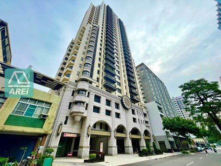 星海灣 ｜近 R8 三多商圈｜美式工業風・指標豪宅｜高樓三房