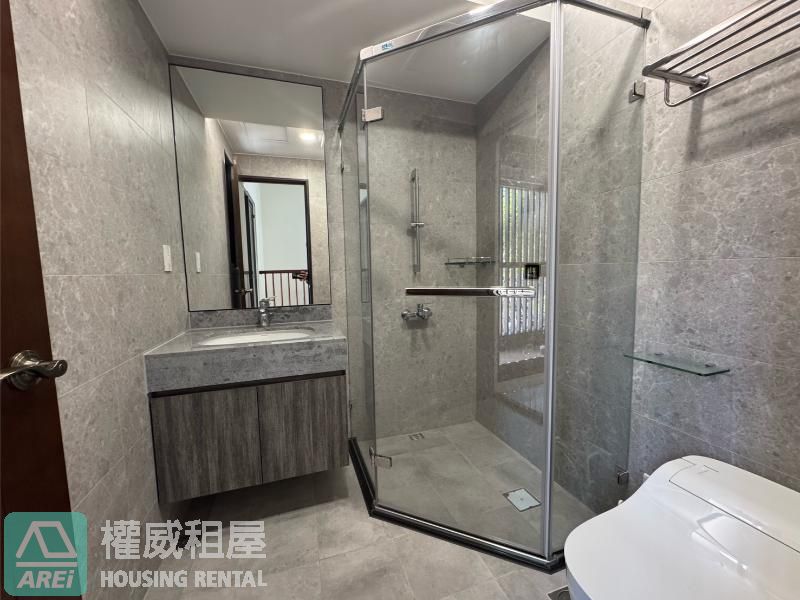 保泰一品｜鄰角窗黃金店鋪