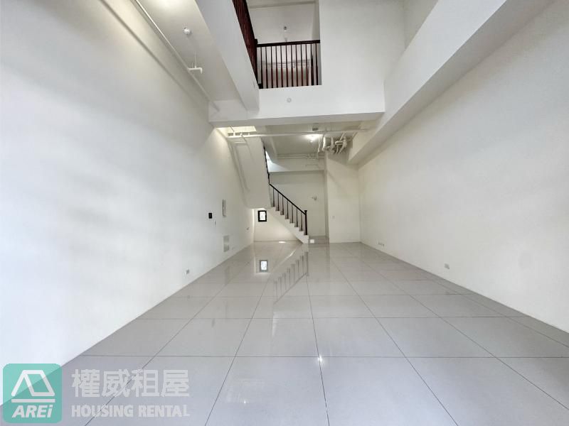 保泰一品｜鄰角窗黃金店鋪