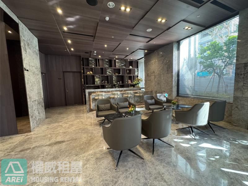 保泰一品｜鄰角窗黃金店鋪