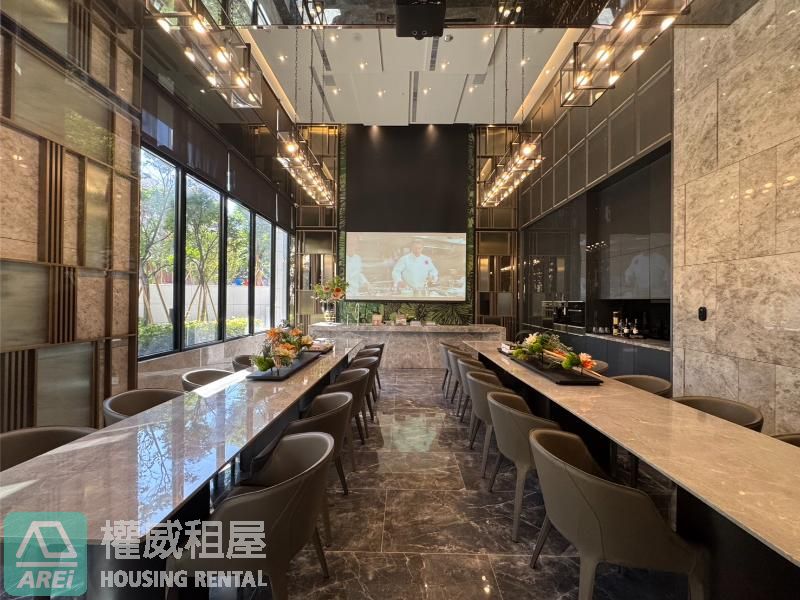 保泰一品｜鄰角窗黃金店鋪