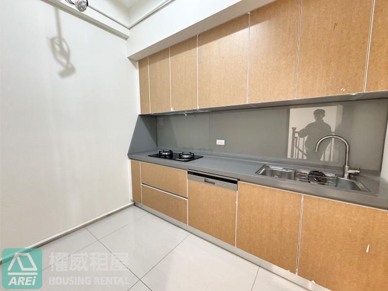 保泰一品｜角窗大面寬黃金店鋪