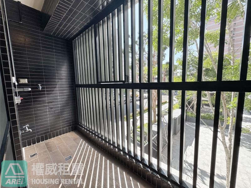 保泰一品｜角窗大面寬黃金店鋪