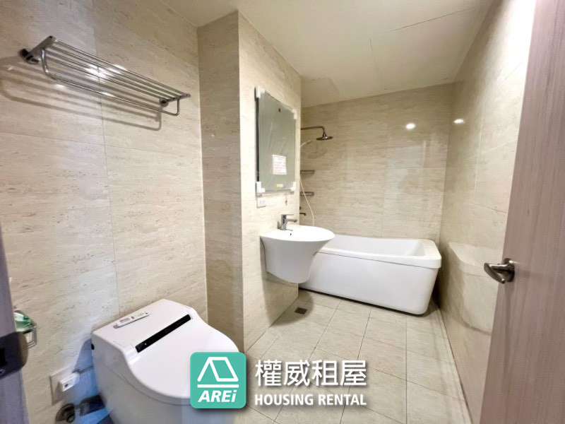 愛情河左岸|愛河之心|高樓二改一大房|可寵可租補