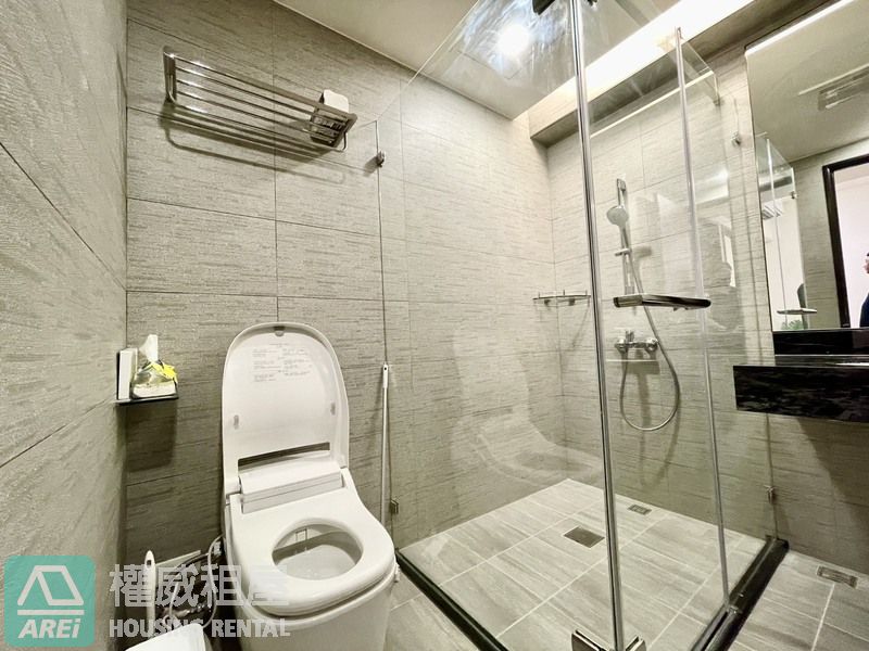 可租補鳳山文山特區綠廳院全新詩肯柚木兩房車位