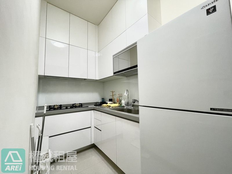 可租補鳳山文山特區綠廳院全新詩肯柚木兩房車位