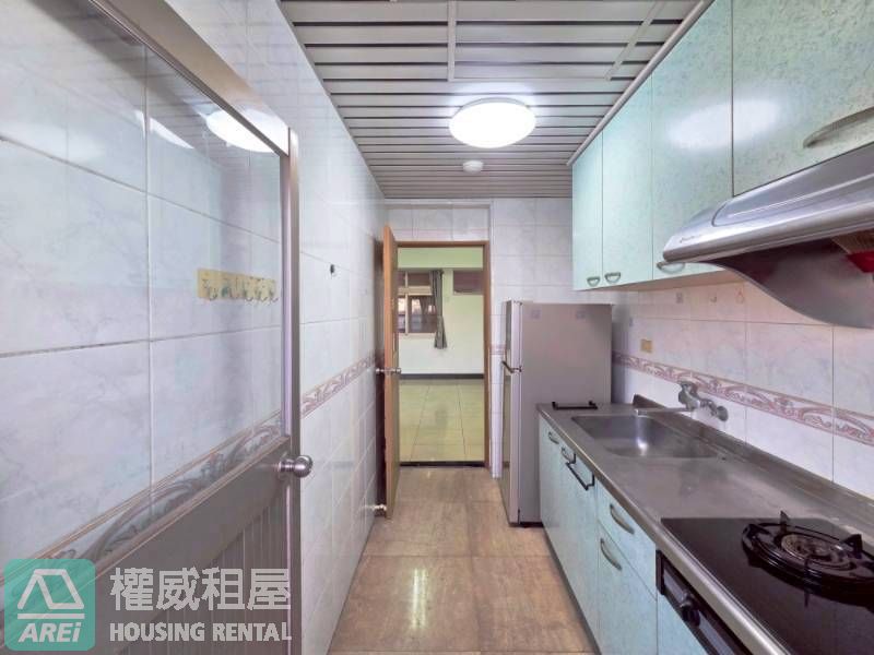 岡山勵志新城｜捷運RK1岡山站三房平車可租補｜雙軌機能宅