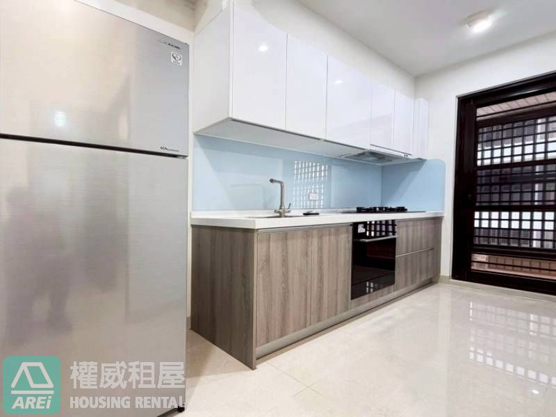 楠梓・高大特區| 冠傑UI| 可租補| 2+1房平車