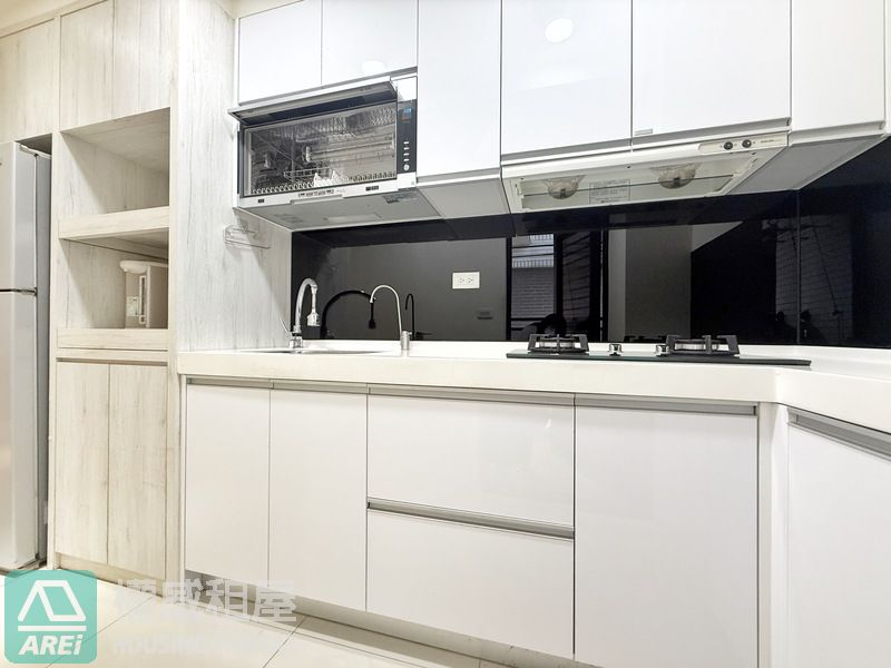 鹽埕埔MRT精品宅馥寓明亮大2房平車