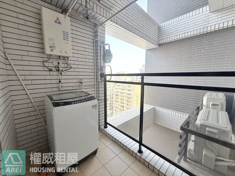 鹽埕埔MRT精品宅馥寓明亮大2房平車