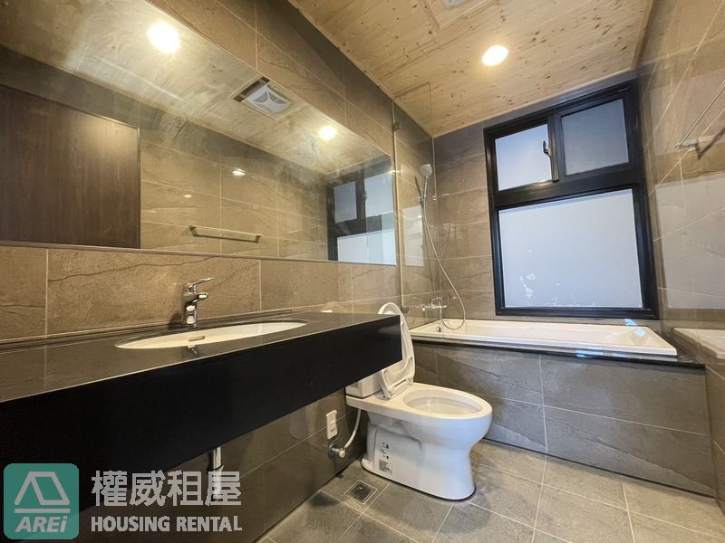 高大崑庭馥御全新採光簡約三房平車租補