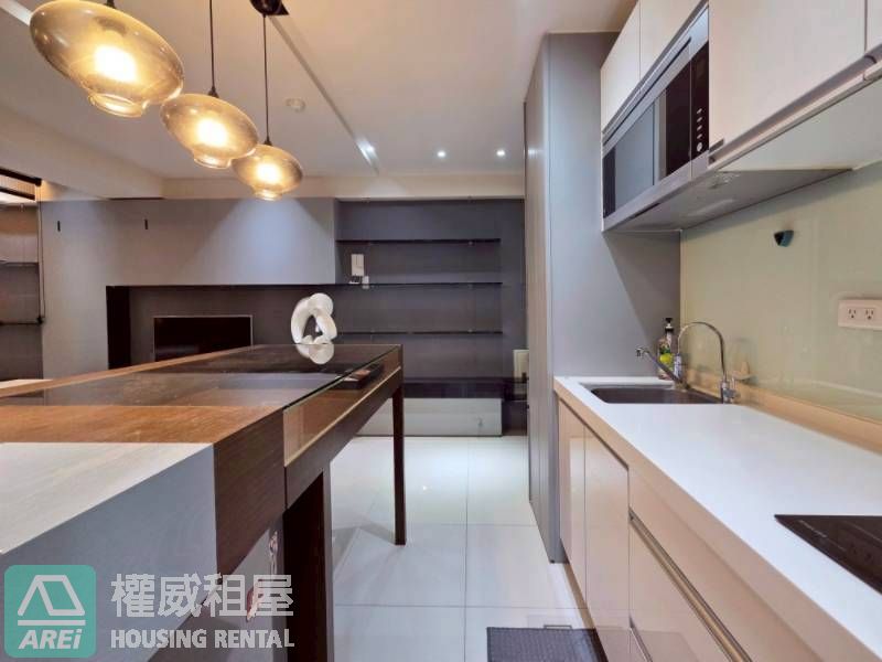 R14巨蛋MRT｜漢神巨蛋｜聯上F1｜隱奢美學寓所1+1房．可租補