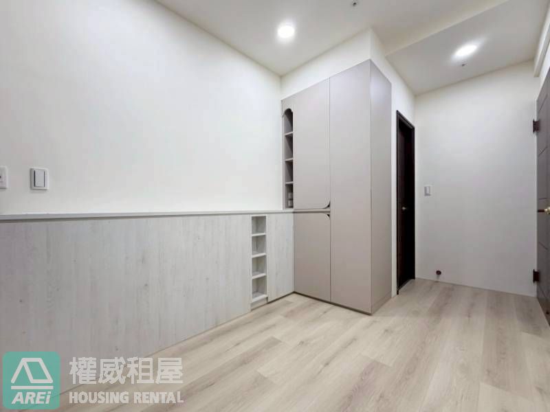 左營高鐵| 三鐵共構| 棋琴26重奏質感2房| 可租補*家俱後補