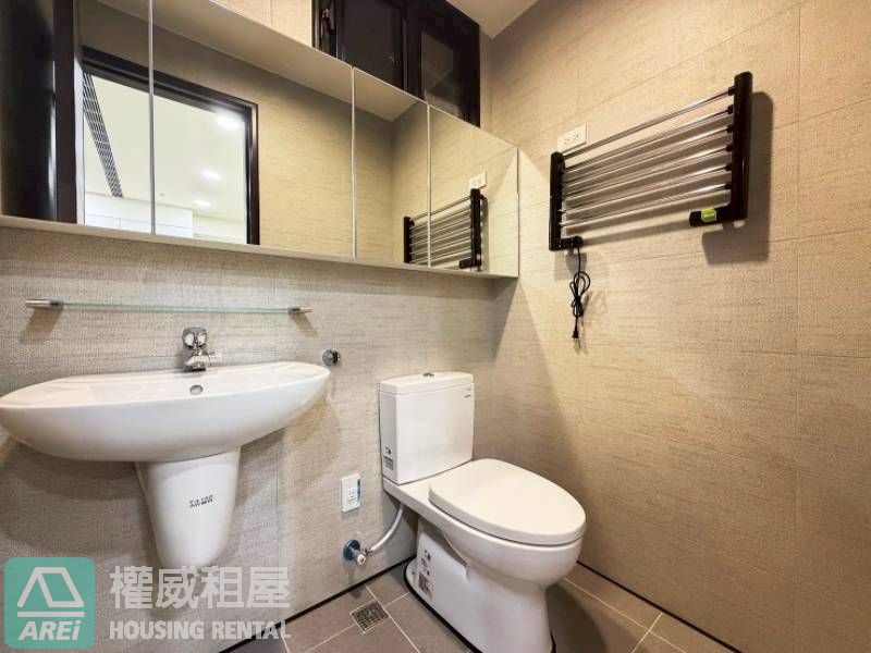 左營高鐵| 三鐵共構| 棋琴26重奏質感2房| 可租補*家俱後補