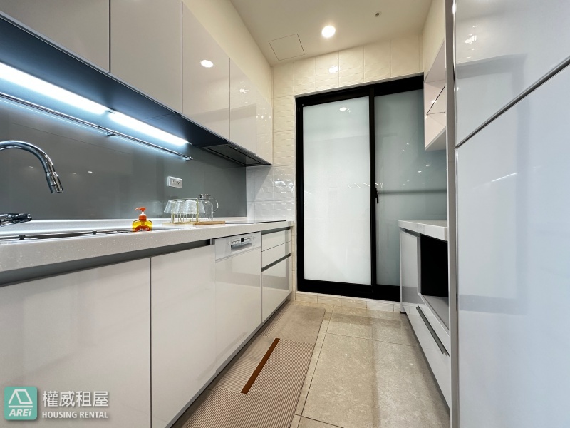 窗框即是畫框，收藏一片山海的靜謐｜太普美術海 3+1房平車