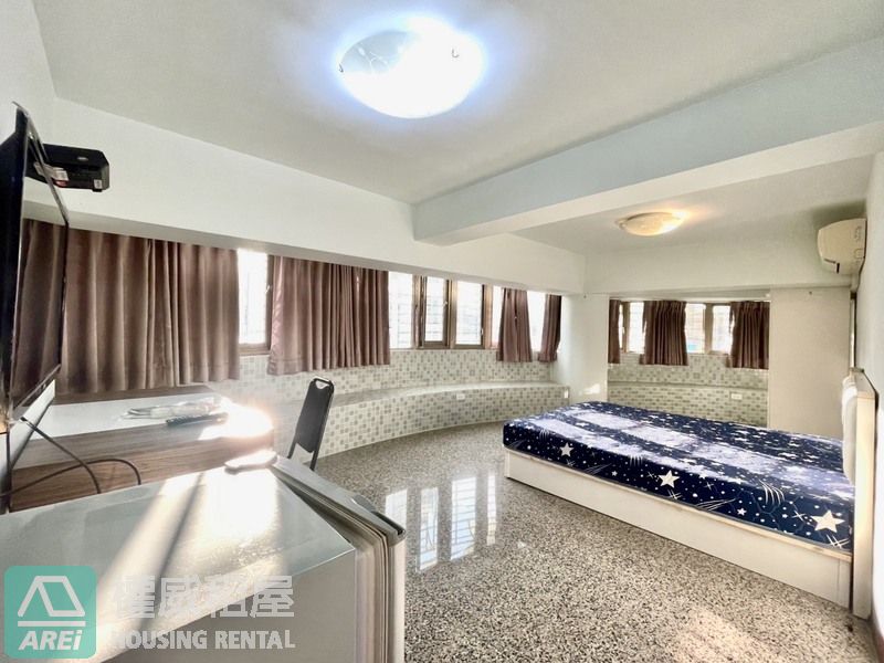 高鐵商圈2樓大空間套房（703房）