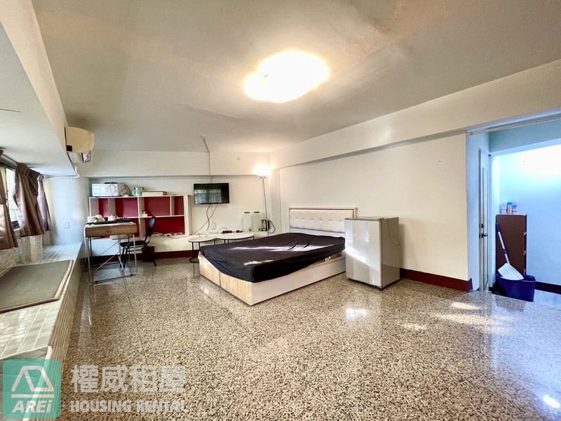 高鐵商圈2樓大空間套房（705房）