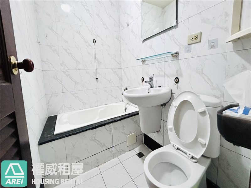 🏛️ 凹子底森林公園｜京城巴黎・簡而不凡的質感生活2房