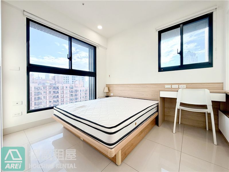 高雄車站MRT站前搶手明亮景觀2+1房