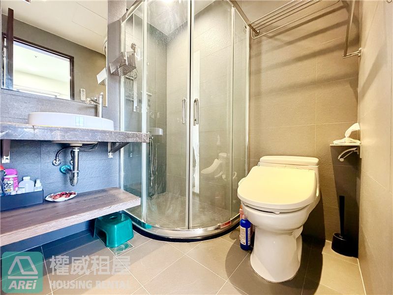 高雄車站MRT站前搶手明亮景觀2+1房