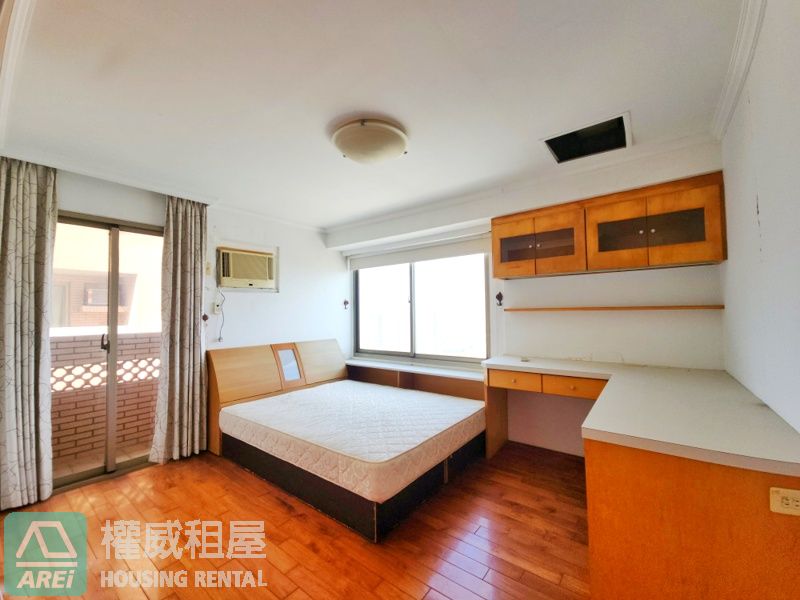 台南東區頂層∣天闕雲端傳奇∣獨立專屬電梯∣室內160坪∣12房3廳5衛7車位