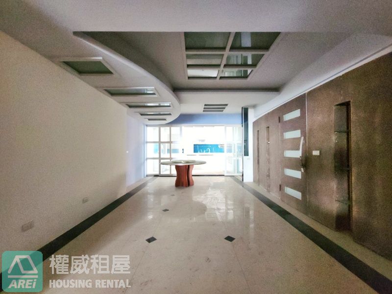 台南東區頂層∣天闕雲端傳奇∣獨立專屬電梯∣室內160坪∣12房3廳5衛7車位