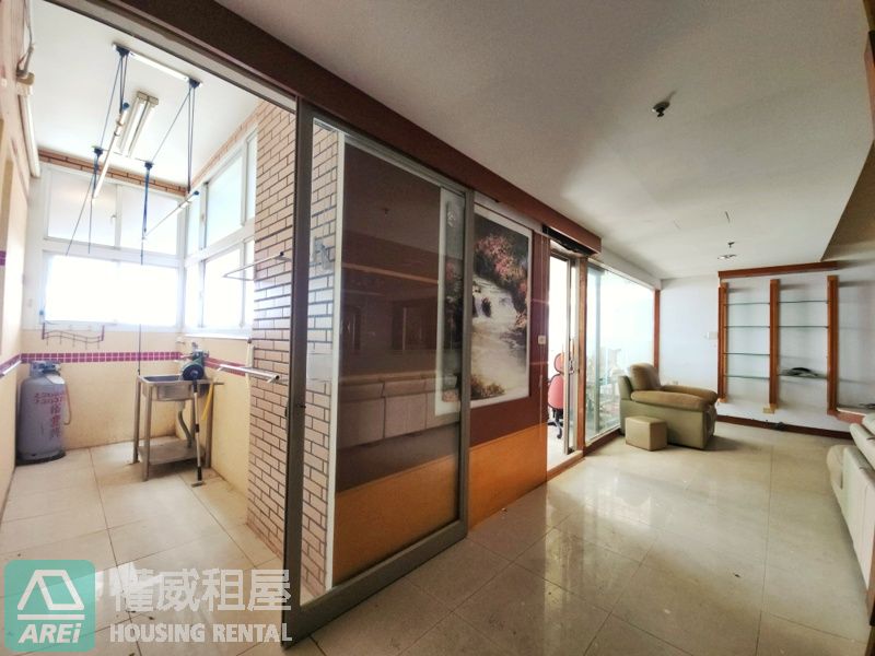 台南東區頂層∣天闕雲端傳奇∣獨立專屬電梯∣室內160坪∣12房3廳5衛7車位