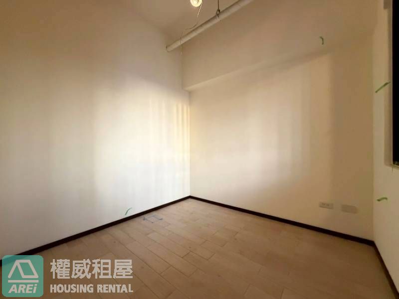 左營 | 興富發鉑愛悅 | 擎天地標．高樓兩房平車