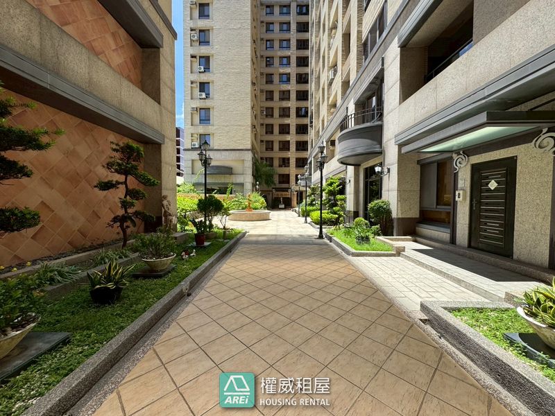 凹子底MRT京典大廈 | 舒適大3房 | 可租補