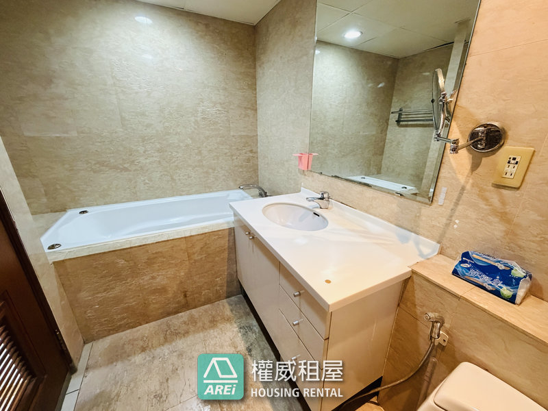 文化中心｜經典皇家｜大三房高樓層｜採光佳