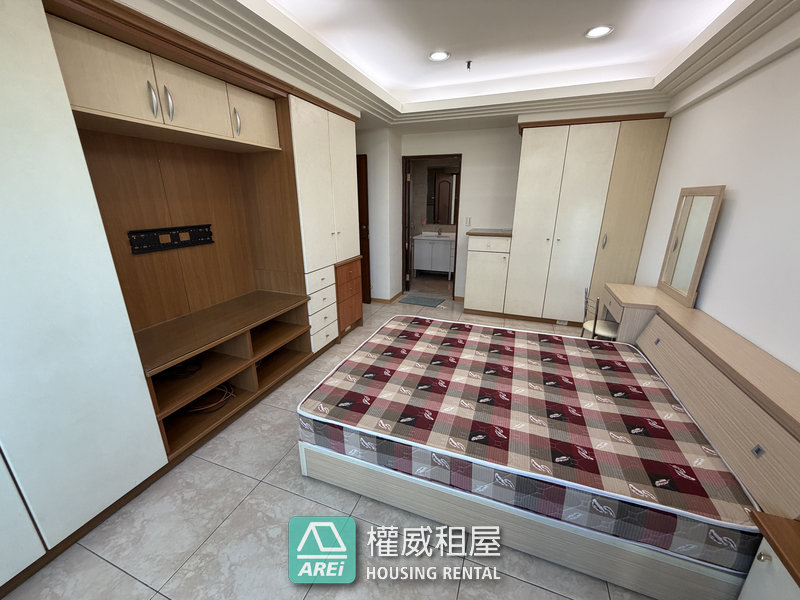 文化中心｜經典皇家｜大三房高樓層｜採光佳