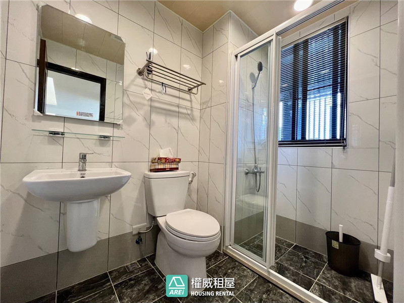 高醫郡都當代精品美景2+1房平車