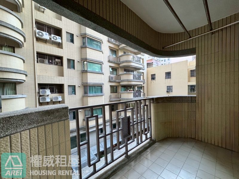 英明商圈🚈輕軌凱旋二聖｜文化馥麗3房