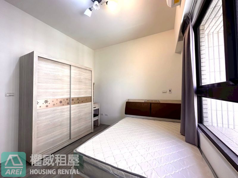 楠梓高大特區｜TOP ONE｜家具家電齊全｜可立即入住