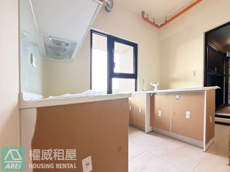 左營 | 興富發鉑愛悅 | 擎天地標景觀兩房平車 | 可租補可寵物