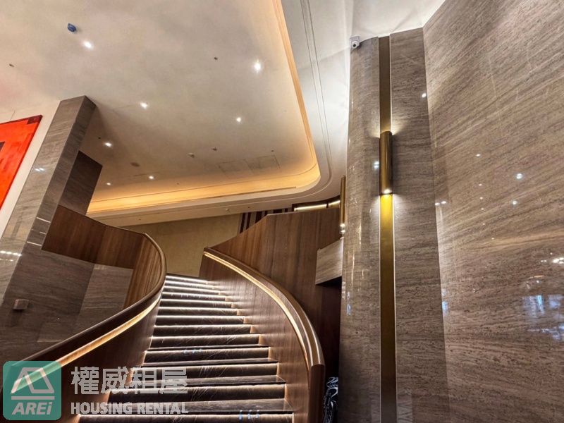 左營 | 興富發鉑愛悅 | 擎天地標景觀兩房平車 | 可租補可寵物