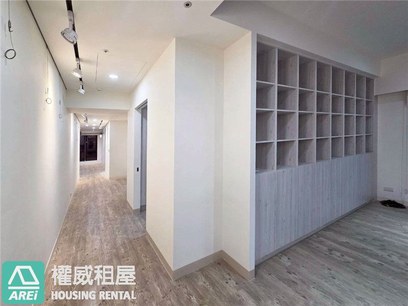 靜謐奢居 | 聯上涵景 | 擁攬山、潭、海、天四景合一，勾勒自由的畫布(詳洽帶看注意事項)