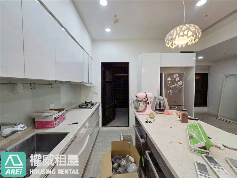 靜謐奢居 | 聯上涵景 | 擁攬山、潭、海、天四景合一，勾勒自由的畫布(詳洽帶看注意事項)