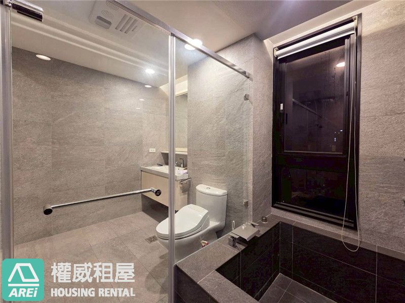 靜謐奢居 | 聯上涵景 | 擁攬山、潭、海、天四景合一，勾勒自由的畫布(詳洽帶看注意事項)