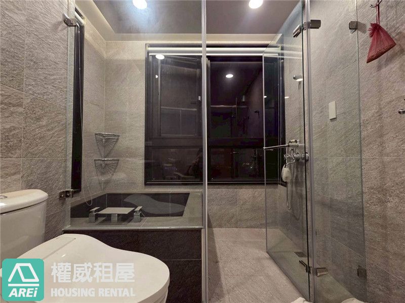 靜謐奢居 | 聯上涵景 | 擁攬山、潭、海、天四景合一，勾勒自由的畫布(詳洽帶看注意事項)