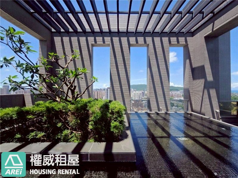 靜謐奢居 | 聯上涵景 | 擁攬山、潭、海、天四景合一，勾勒自由的畫布(詳洽帶看注意事項)