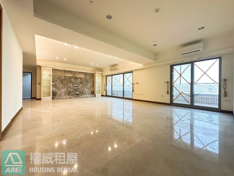 凹子底MRT克里翁景觀豪華4房雙平車